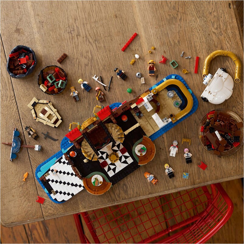 Конструктор LEGO One Piece Плавающий ресторан «Барати» (75640)