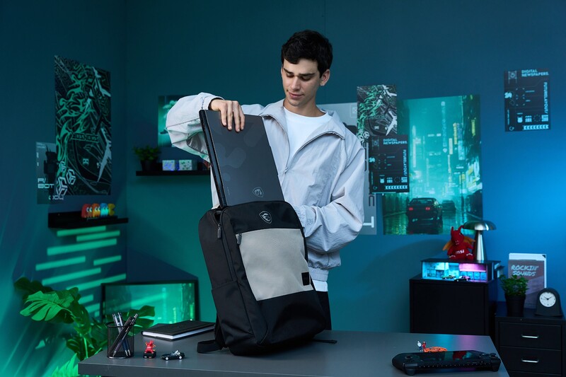 Рюкзак для ноутбука MSI Essential Backpack II 17" Black/Beige (G34-N1XXX27-808)_promo