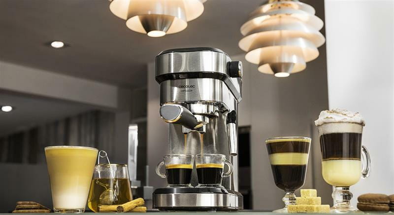 Кофеварка рожковая Cecotec Cafelizzia 790 Steel CCTC-01582 (8435484015820)