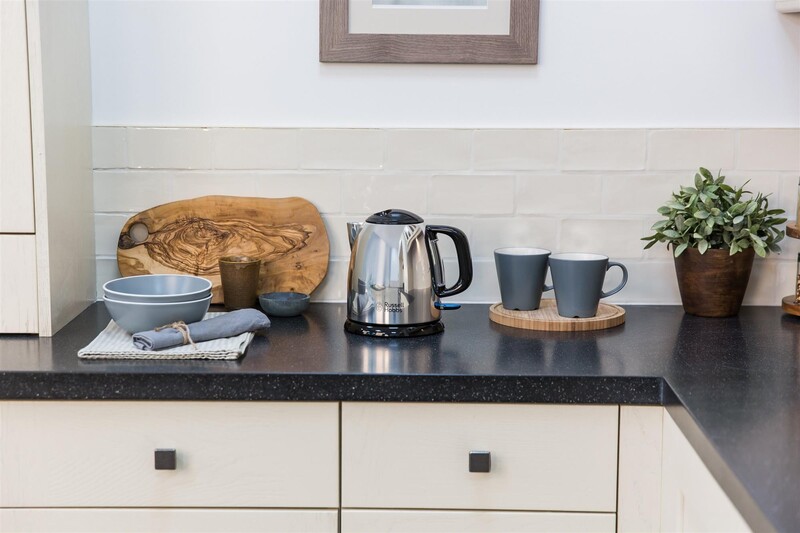 Електрочайник Russell Hobbs 24990-70 Victory