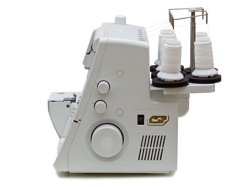 Коверлок Minerva M4000CL