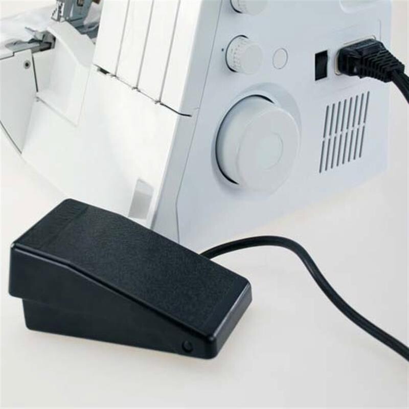 Коверлок Minerva M4000CL