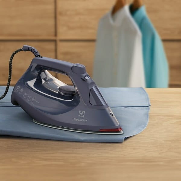 Утюг Electrolux E6SI1-4MN
