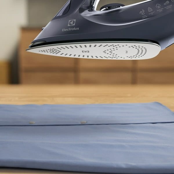Утюг Electrolux E6SI1-4MN