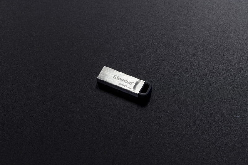 Флеш-накопитель USB3.2 128GB Kingston DataTraveler Kyson Silver/Black (DTKN/128GB)