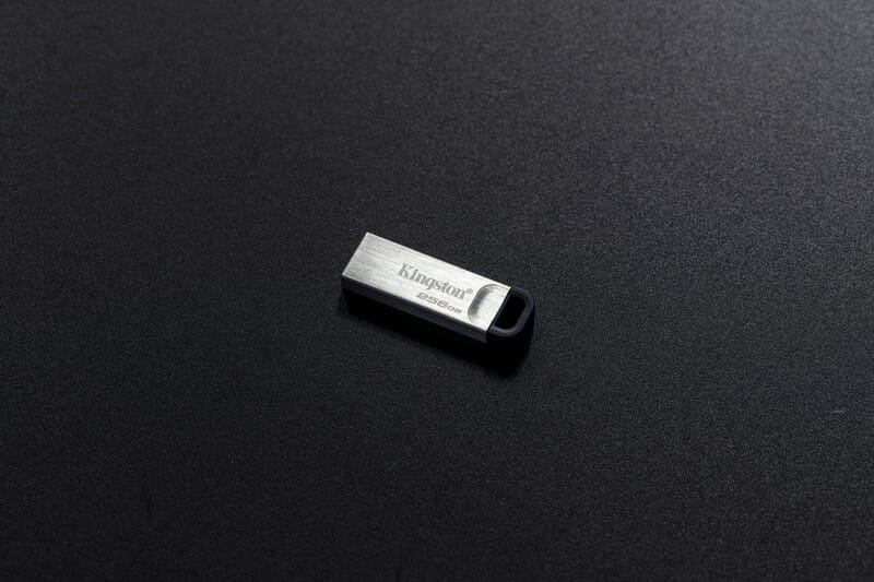 Флеш-накопитель USB3.2 64GB Kingston DataTraveler Kyson Silver/Black (DTKN/64GB)