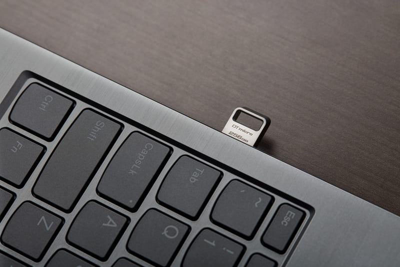 Флеш-накопитель USB3.2 256GB Kingston DataTraveler Micro (DTMC3G2/256GB)