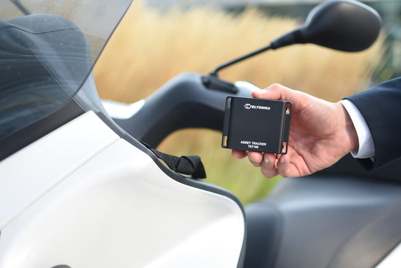 Персональный GPS трекер Teltonika ASSET TRACKER EASY TAT100 (TAT100TSBAB0) автономный (GPS, GSM, BLE, micro-SIM, micro-USB,  Accelerometer, -165 dBM, IP68, съёмная бат 2200 mAh)