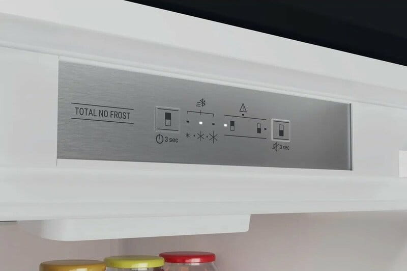 Вбудований холодильник Hotpoint-Ariston HAC20T321