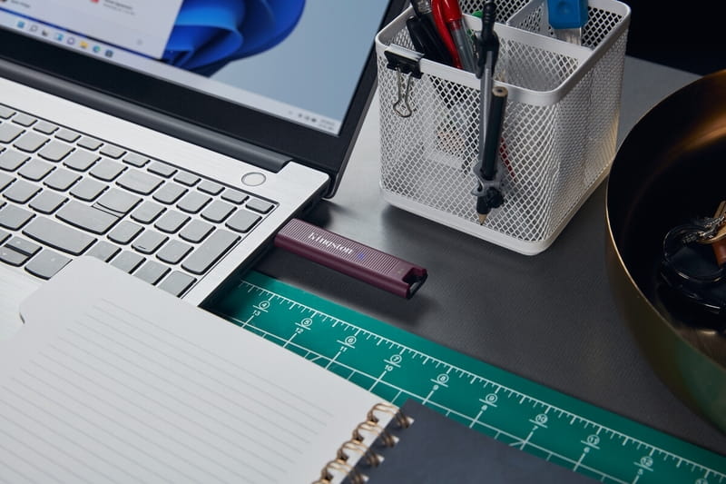 Флеш-накопитель USB3.2 1TB Kingston DataTraveler Max Red (DTMAXA/1TB)