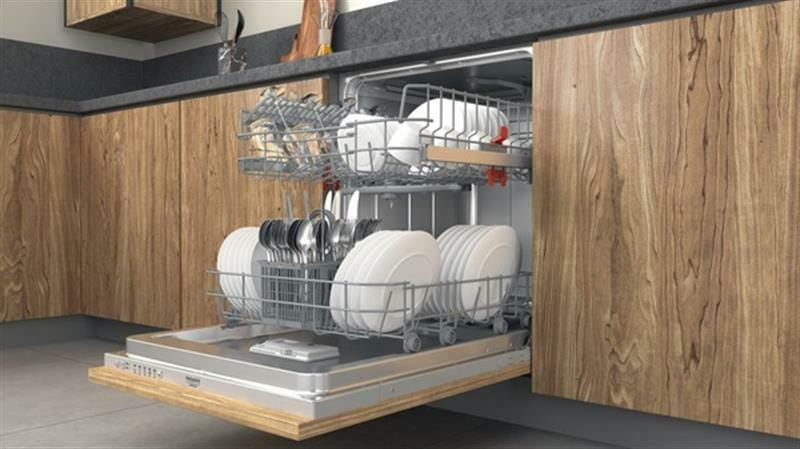 Вбудована посудомийна машина Hotpoint-Ariston HIS 3010