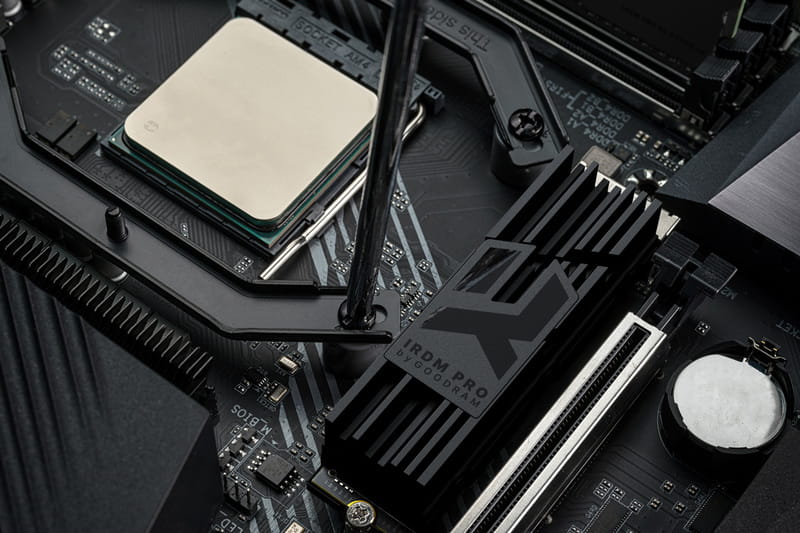 Накопитель SSD 2TB Goodram IRDM Pro M.2 2280 PCIe 4.0 x4 3D TLC (IRP-SSDPR-P44A-2K0-80)