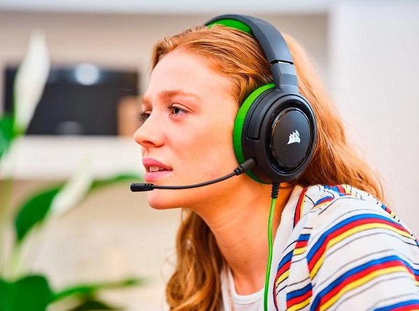 Гарнитура Corsair HS35 Green (CA-9011197-EU)