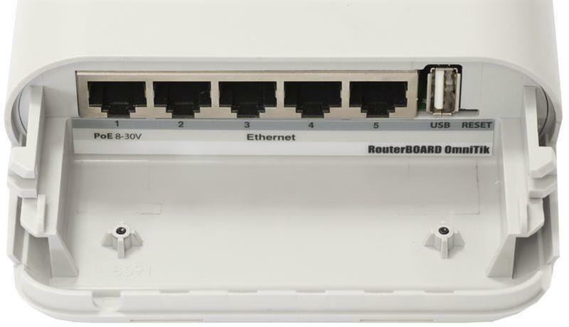 Точка доступа Mikrotik OmniTIK U-5HnD (outdoor, 5x100Mb, 1xUSB, 5GHz, up to 0,4W, 2 антенны по 7,5dBi)