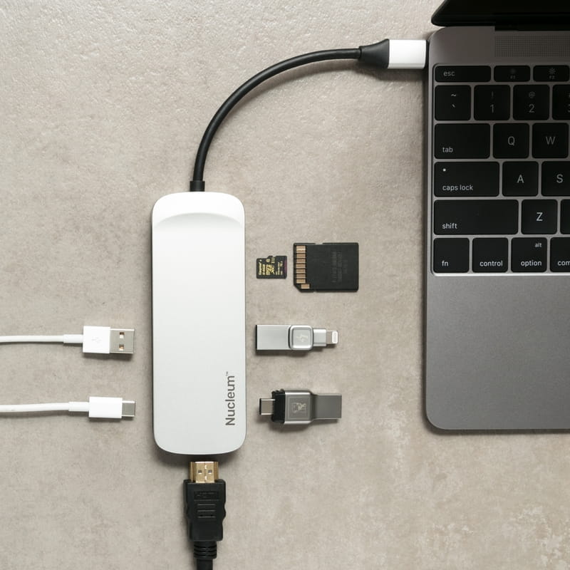 Кардридер USB3.1 Type-C Kingston Nucleum White (C-HUBC1-SR-EN)