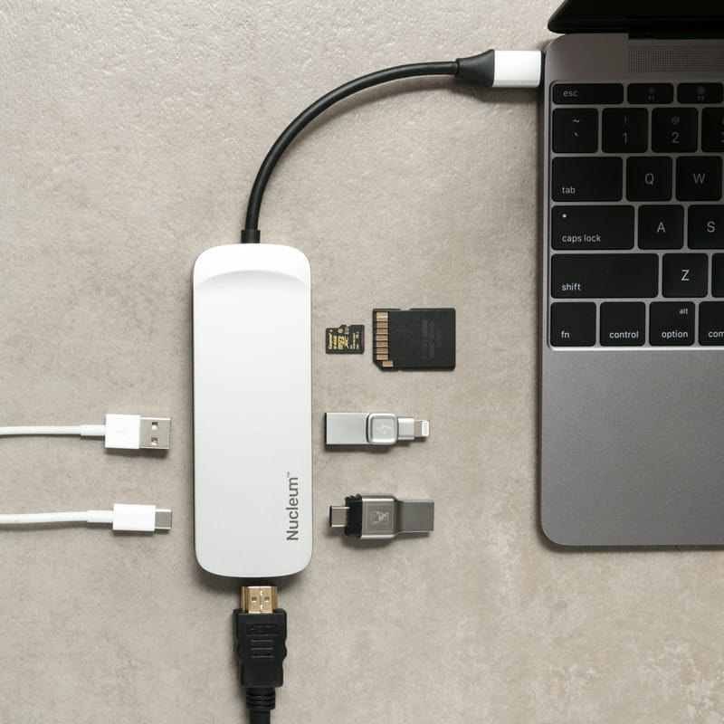 Кардридер USB3.1 Type-C Kingston Nucleum White (C-HUBC1-SR-EN)