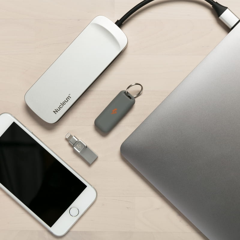 Кардридер USB3.1 Type-C Kingston Nucleum White (C-HUBC1-SR-EN)
