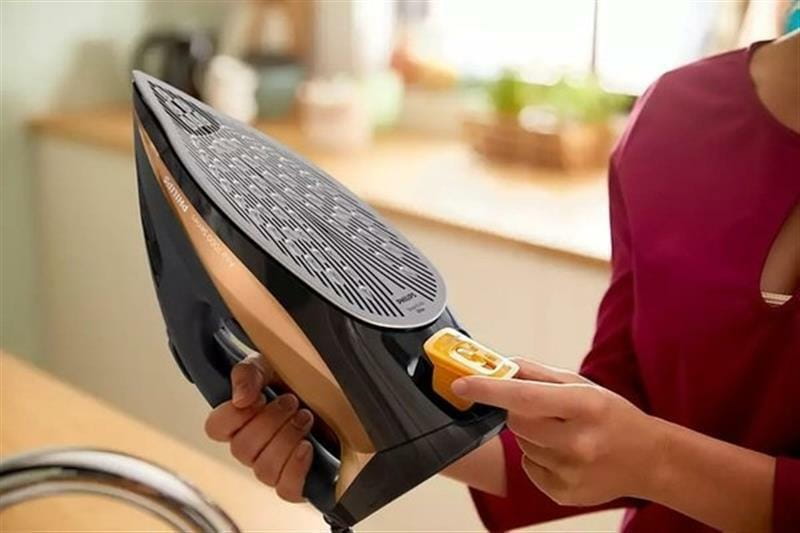 Праска Philips DST7040/80