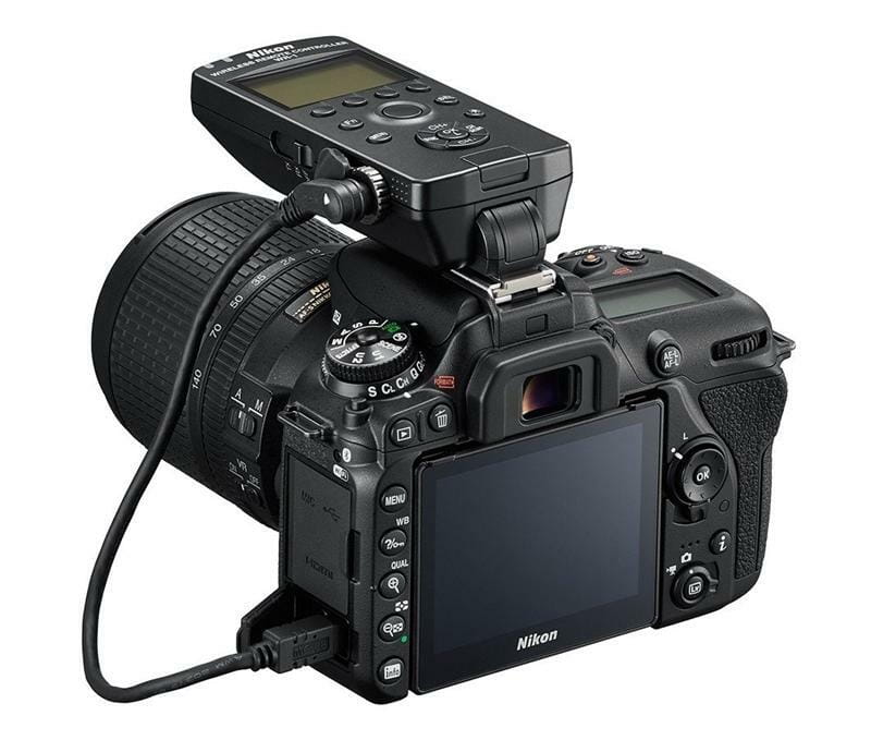 Дзеркальна фотокамера Nikon D7500 + 18-140VR KIT Black (VBA510K002)