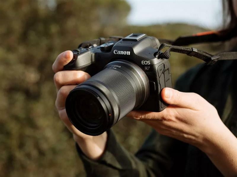 Цифровая фотокамера Canon EOS R7 + RF-S 18-150 IS STM (5137C040)