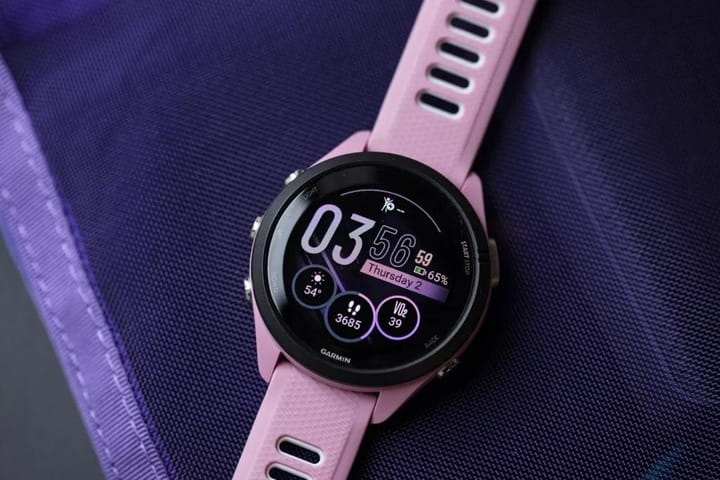 Смарт-годинник Garmin Forerunner 265S Black Bezel with Light Pink Case and Light Pink/Whitestone Silicone Band (010-02810-55)